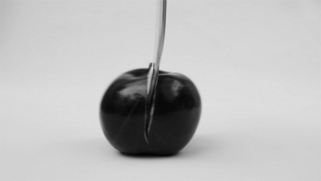 Alessia De Montis. To be apple or not to be apple Alessia De Montis. To be apple or not to be apple