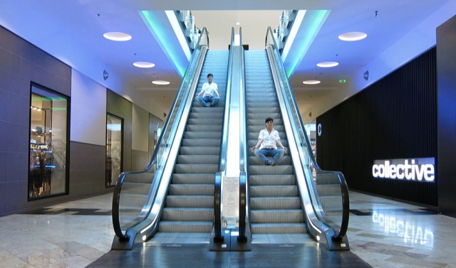 Videozoom:Romania Minoranze Legali/Riti Urbani