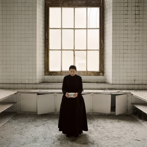 Marina Abramovic  "Holding the milk"